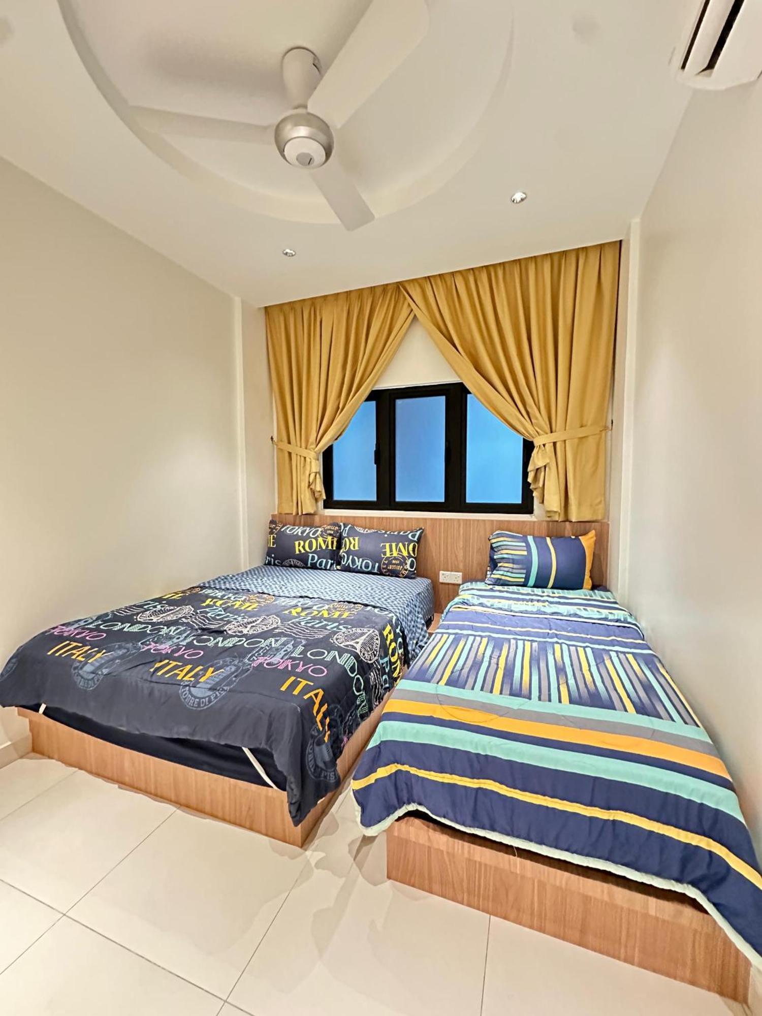 Newly Renovated Comfy Beachfront View At Seri Bulan Port Dickson Exterior photo