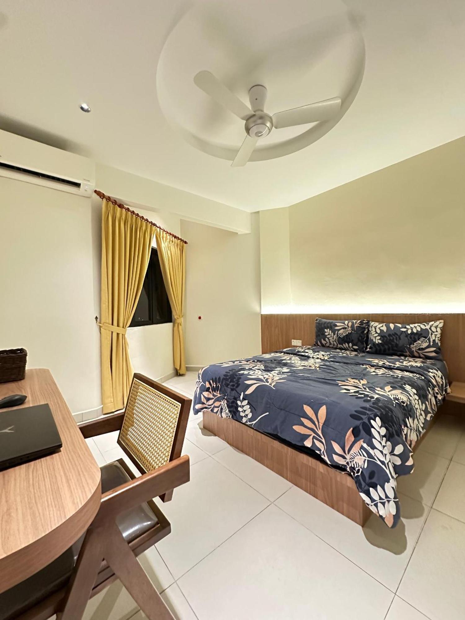 Newly Renovated Comfy Beachfront View At Seri Bulan Port Dickson Exterior photo